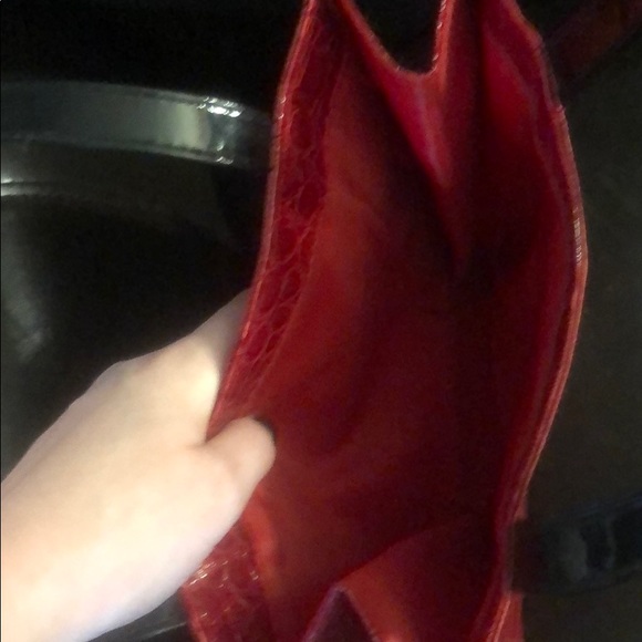 Two pristine Evelin Charles red and black purses - Picture 3 of 4